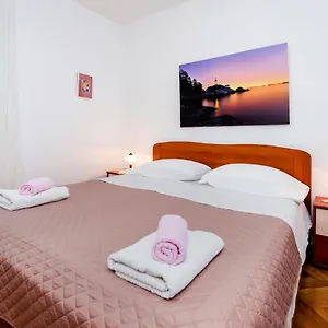 https://apartments-casa-melita.in-istria.net